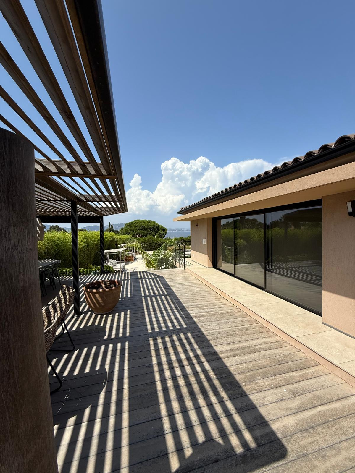 Pose gouttières villa à Hyères